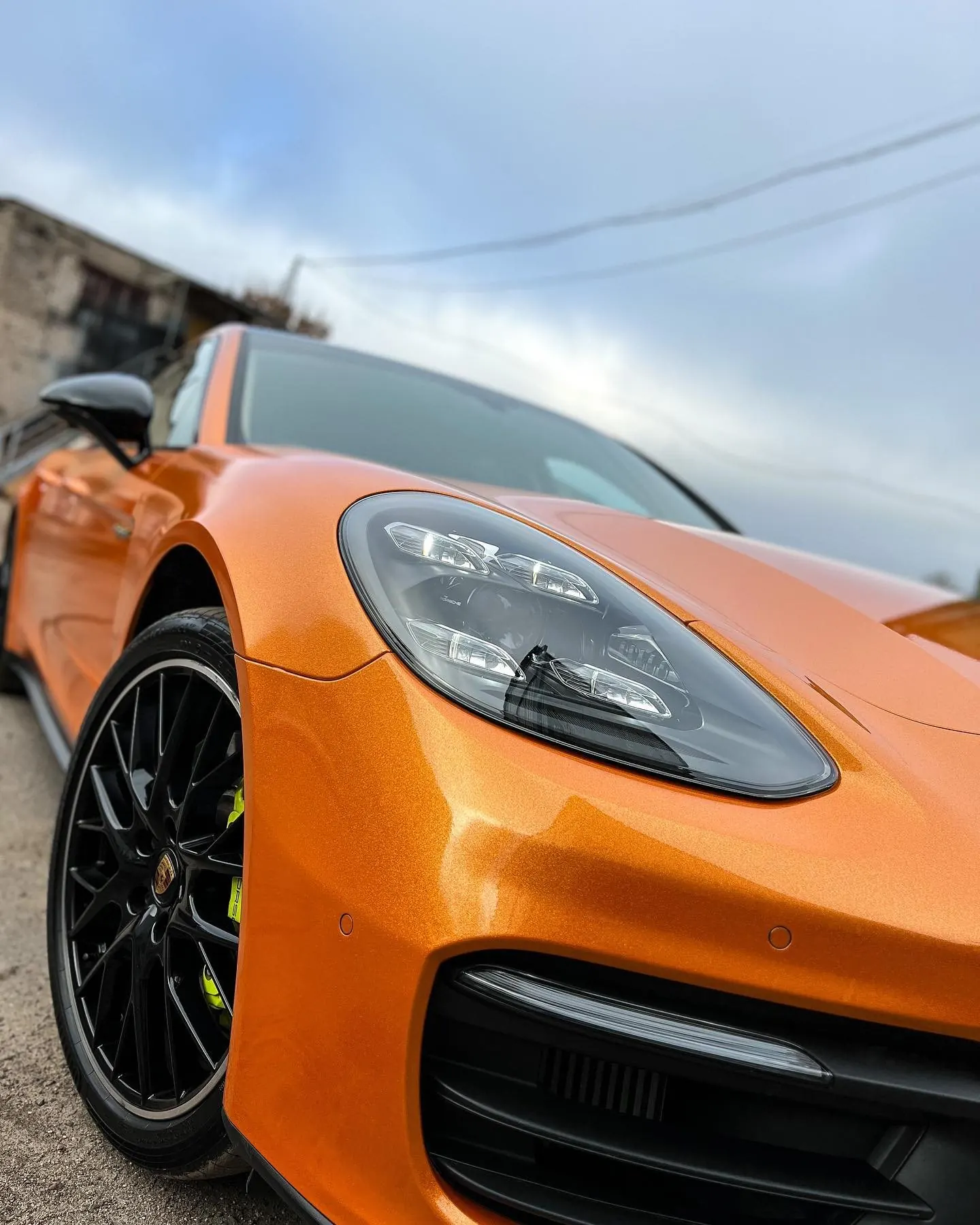 Porsche Panamera в оранжевой плёнке